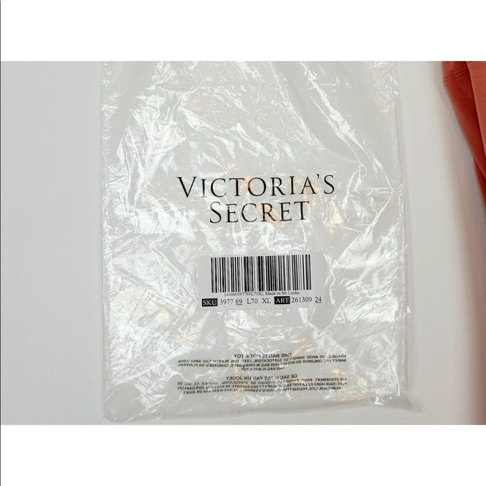 SOLD‼️🆕💐Victoria’s Secret Leggings - Picture 3 of 3